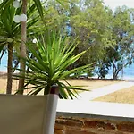 Svolis Beachhouse - Set In A Beautiful Bay