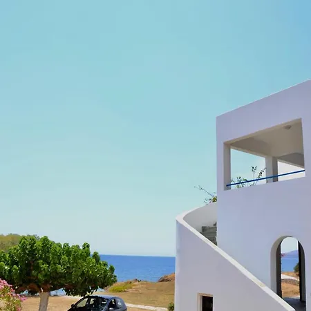 Svolis Beachhouse - Set In A Beautiful Bay