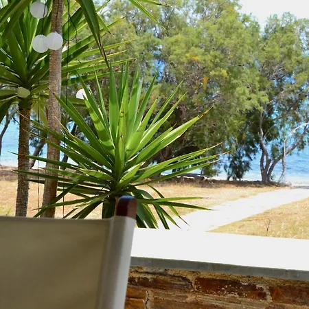 Svolis Beachhouse - Set In A Beautiful Bay