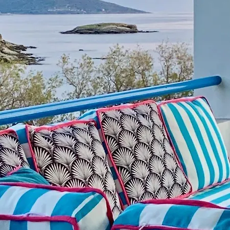 Svolis Beachhouse - Set In A Beautiful Bay *