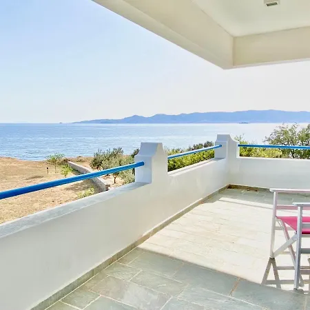 Svolis Beachhouse - Set In A Beautiful Bay Дом отдыха Каристос