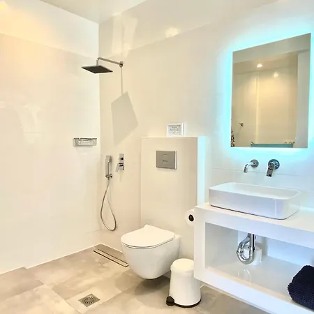 Svolis Beachhouse - Set In A Beautiful Bay Дом отдыха *