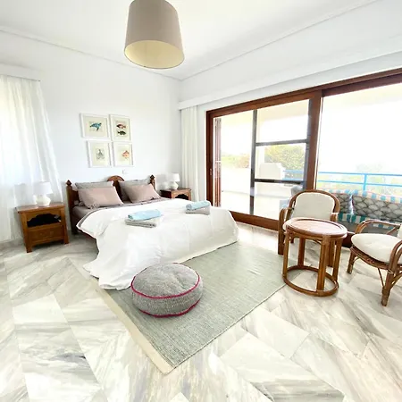 Svolis Beachhouse - Set In A Beautiful Bay